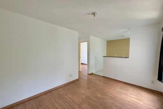 Sala de casa de condomínio para alugar com 2 quartos, 42m² em Água Chata, Guarulhos