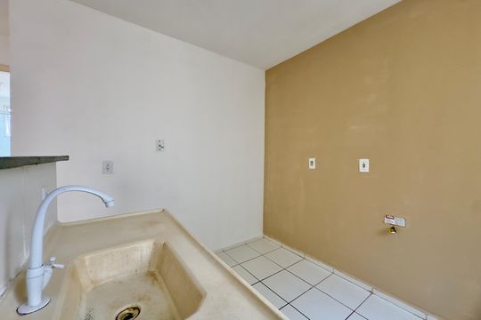 Cozinha de casa de condomínio para alugar com 2 quartos, 42m² em Água Chata, Guarulhos