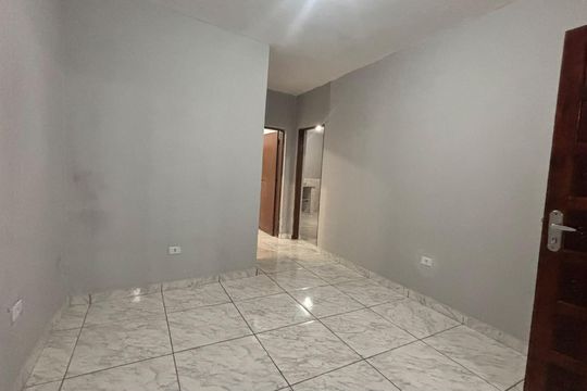 Sala de casa para alugar com 2 quartos, 45m² em Parque Turiguara, Cotia