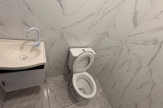 Banheiro de casa para alugar com 2 quartos, 45m² em Parque Turiguara, Cotia
