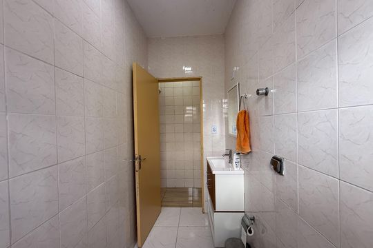 Banheiro de casa à venda com 4 quartos, 143m² em Jardim Santo Elias, São Paulo