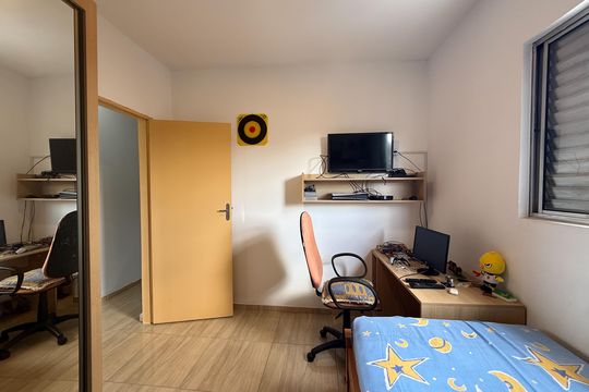 Quarto de casa à venda com 4 quartos, 143m² em Jardim Santo Elias, São Paulo