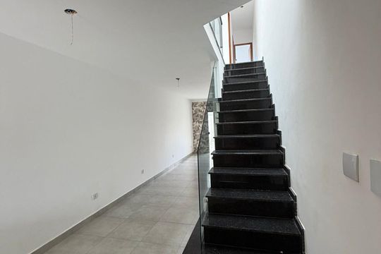 Casa à venda com 3 quartos, 100m² em Vila Monte Santo, São Paulo