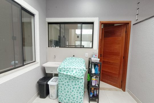 AREA SERVIÇO de casa para alugar com 2 quartos, 420m² em Jardim Bela Vista, Rio das Ostras