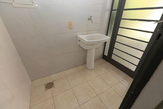 ÁREA DE SERVIÇO de casa para alugar com 3 quartos, 250m² em Jardim Carlos Gomes, Campinas