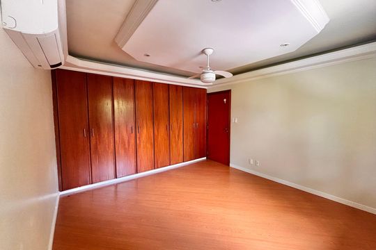 Quarto 1 de casa de condomínio para alugar com 5 quartos, 600m² em Jardim Paulista, Barueri