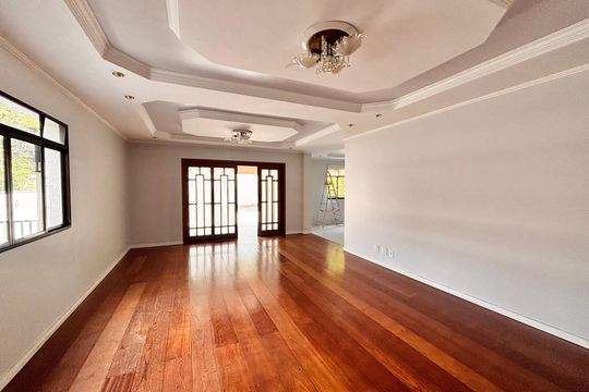 Sala 1 de casa de condomínio para alugar com 5 quartos, 600m² em Jardim Paulista, Barueri