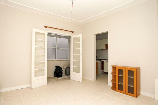 Sala de apartamento à venda com 3 quartos, 100m² em Centro Histórico, Porto Alegre