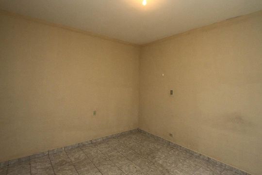 Casa para alugar com 1 quarto, 45m² em Parque dos Bancarios, São Paulo
