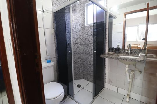 Banheiro Social de apartamento para alugar com 2 quartos, 44m² em Osvaldo Rezende, Uberlândia