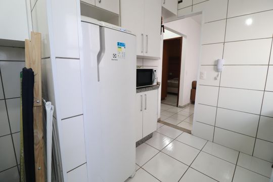 Cozinha de apartamento para alugar com 2 quartos, 44m² em Osvaldo Rezende, Uberlândia