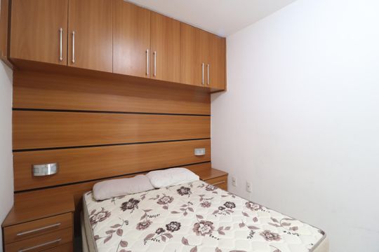 Quarto 1 de apartamento para alugar com 2 quartos, 44m² em Osvaldo Rezende, Uberlândia