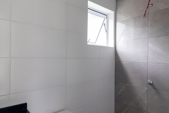Banheiro Social de casa à venda com 2 quartos, 53m² em Santa Cândida, Curitiba