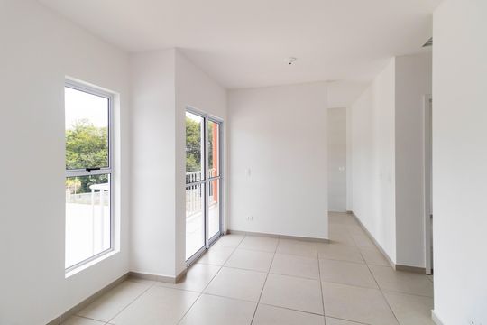 Casa à venda com 2 quartos, 53m² em Santa Cândida, Curitiba