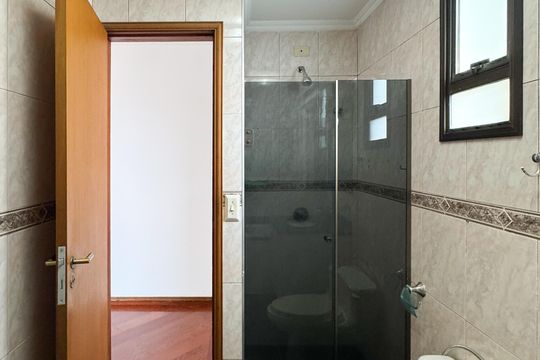 Banheiro - Suíte de apartamento para alugar com 3 quartos, 160m² em Vila Margarida, São Bernardo do Campo
