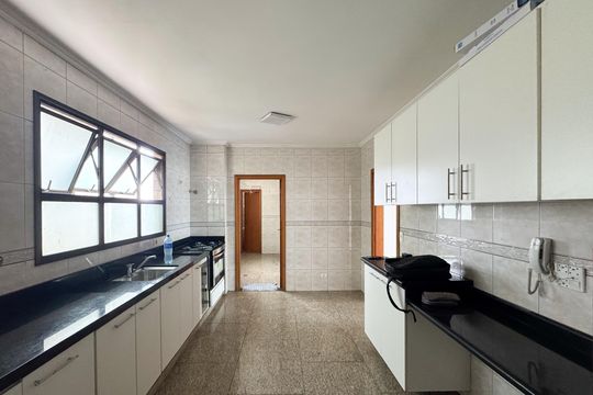 Cozinha de apartamento para alugar com 3 quartos, 160m² em Vila Margarida, São Bernardo do Campo
