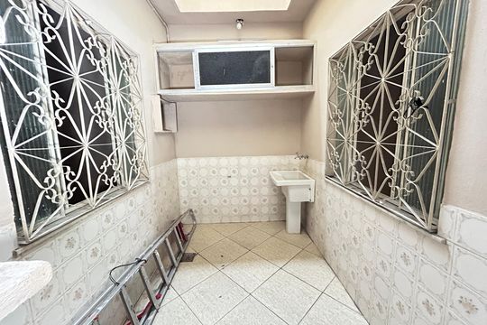 Área de Serviço de casa para alugar com 2 quartos, 60m² em Guadalupe, Rio de Janeiro