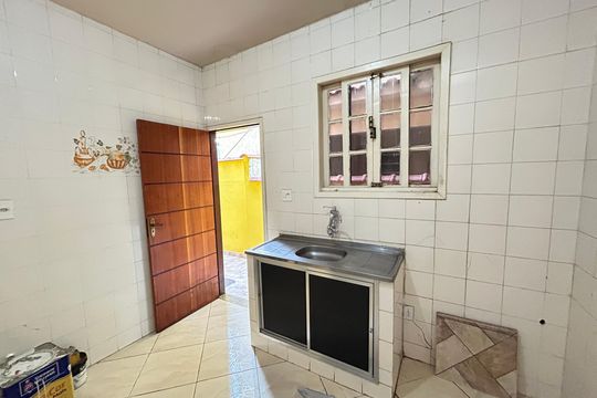 Cozinha de casa para alugar com 2 quartos, 60m² em Guadalupe, Rio de Janeiro