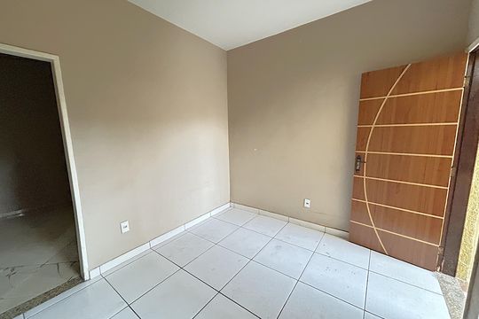 Sala de casa para alugar com 2 quartos, 60m² em Guadalupe, Rio de Janeiro