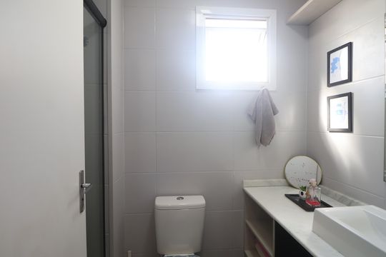 Banheiro de apartamento para alugar com 2 quartos, 55m² em Fátima, Canoas