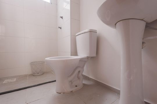 Banheiro de apartamento para alugar com 2 quartos, 42m² em Caixa D’água, Taubaté