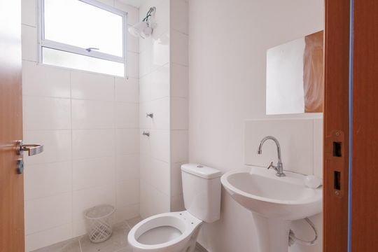 Banheiro de apartamento para alugar com 2 quartos, 42m² em Caixa D’água, Taubaté