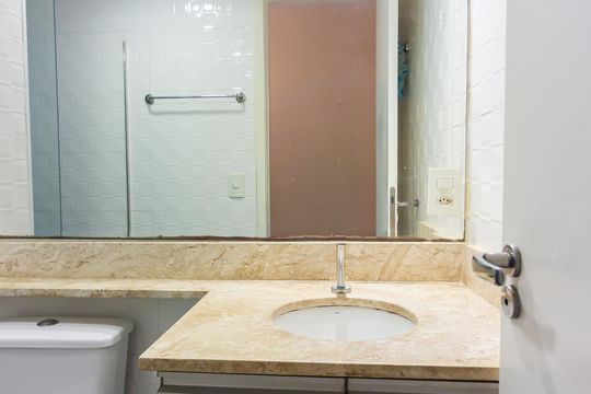 Banheiro  de apartamento para alugar com 2 quartos, 52m² em Jardim Roberto, Osasco