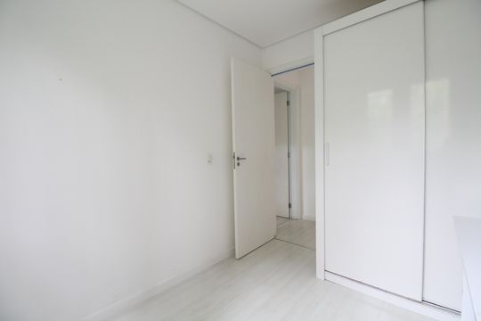 Quarto 2 de apartamento para alugar com 2 quartos, 44m² em Jardim Helga, São Paulo