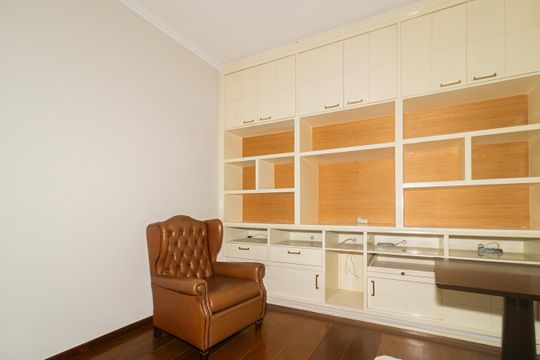 Sala de TV de apartamento à venda com 4 quartos, 300m² em Indianópolis, São Paulo