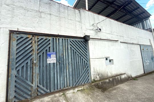 Fachada de casa para alugar com 3 quartos, 386m² em Centro, Contagem