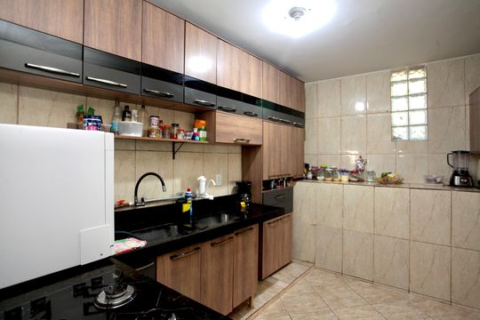 Cozinha e Área de Serviço de casa para alugar com 3 quartos, 386m² em Centro, Contagem