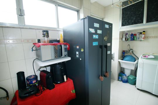 Cozinha de apartamento para alugar com 2 quartos, 50m² em Irajá, Rio de Janeiro