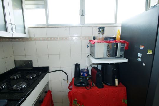 Cozinha de apartamento para alugar com 2 quartos, 50m² em Irajá, Rio de Janeiro