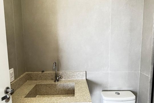 Banheiro de apartamento para alugar com 2 quartos, 46m² em Vila Curuçá, Santo André