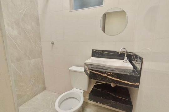 Banheiro  de kitnet/studio para alugar com 1 quarto, 15m² em Saudade, Belo Horizonte