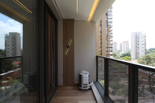 Varanda de kitnet/studio para alugar com 1 quarto, 30m² em Indianópolis, São Paulo