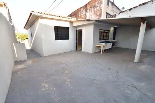 Quintal de casa para alugar com 2 quartos, 120m² em Vila Nova, Campinas