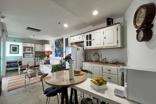 Cozinha de kitnet/studio para alugar com 1 quarto, 48m² em Barra da Tijuca, Rio de Janeiro