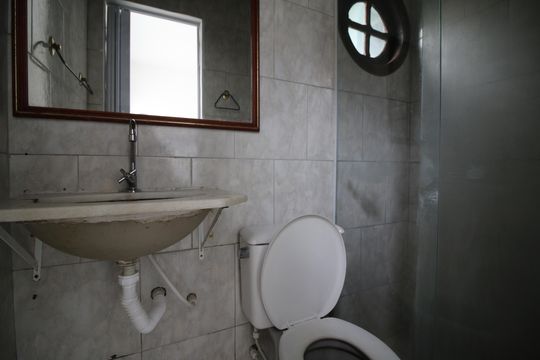 Banheiro da Suíte 2 de apartamento para alugar com 2 quartos, 70m² em Tanque, Rio de Janeiro