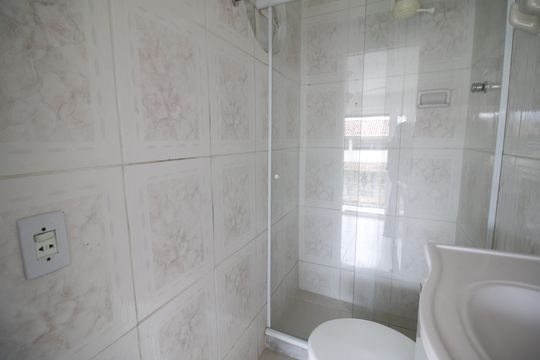 Banheiro da Suíte 1 de apartamento para alugar com 2 quartos, 70m² em Tanque, Rio de Janeiro