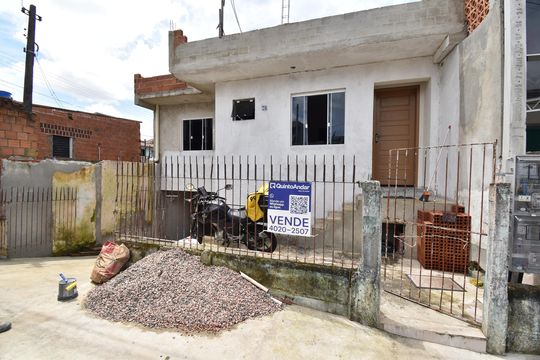 Fachada de casa à venda com 3 quartos, 250m² em Cidade Industrial de Curitiba, Curitiba
