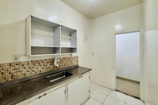 Cozinha de apartamento à venda com 2 quartos, 85m² em Copacabana, Rio de Janeiro