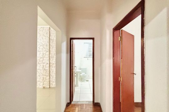 Corredor de apartamento à venda com 2 quartos, 85m² em Copacabana, Rio de Janeiro