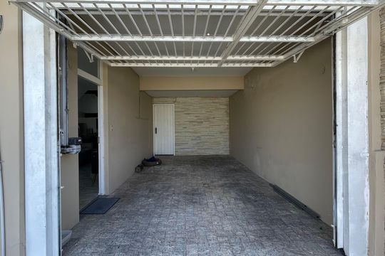 Garagem de casa para alugar com 4 quartos, 157m² em Capoeiras, Florianópolis