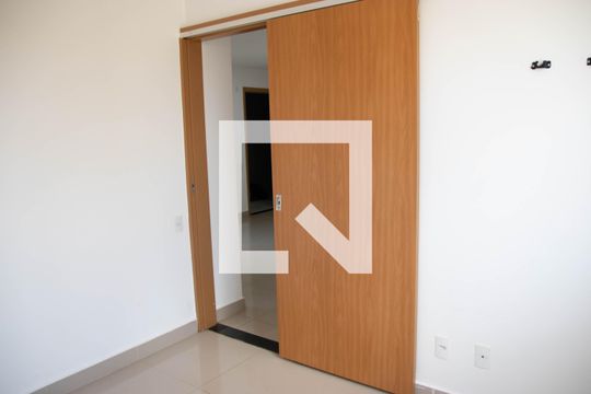 Quarto 01 de apartamento para alugar com 2 quartos, 39m² em Setor Residencial Alfa, Goiânia