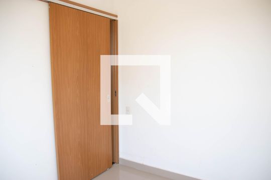 Quarto 02 de apartamento para alugar com 2 quartos, 39m² em Setor Residencial Alfa, Goiânia