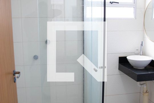 Banheiro de apartamento para alugar com 2 quartos, 39m² em Setor Residencial Alfa, Goiânia