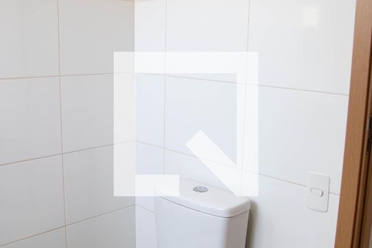Banheiro de apartamento para alugar com 2 quartos, 39m² em Setor Residencial Alfa, Goiânia