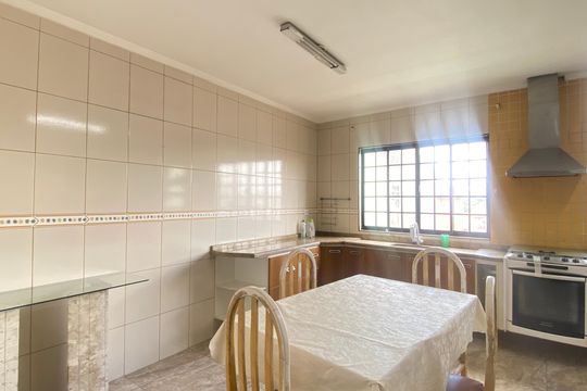Cozinha de casa à venda com 4 quartos, 300m² em Cipava, Osasco