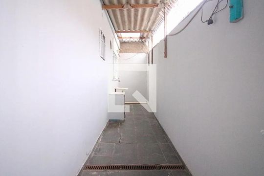 Área externa de casa à venda com 4 quartos, 133m² em Vila Antonieta, São Paulo